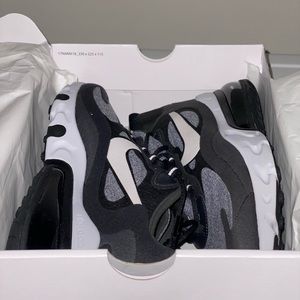 New in Box  Nike Air Max 270 react Men’s Size 8